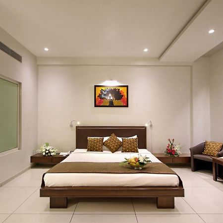Prakruti Resort Vadodara Esterno foto