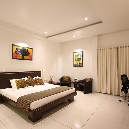 Prakruti Resort Vadodara Esterno foto
