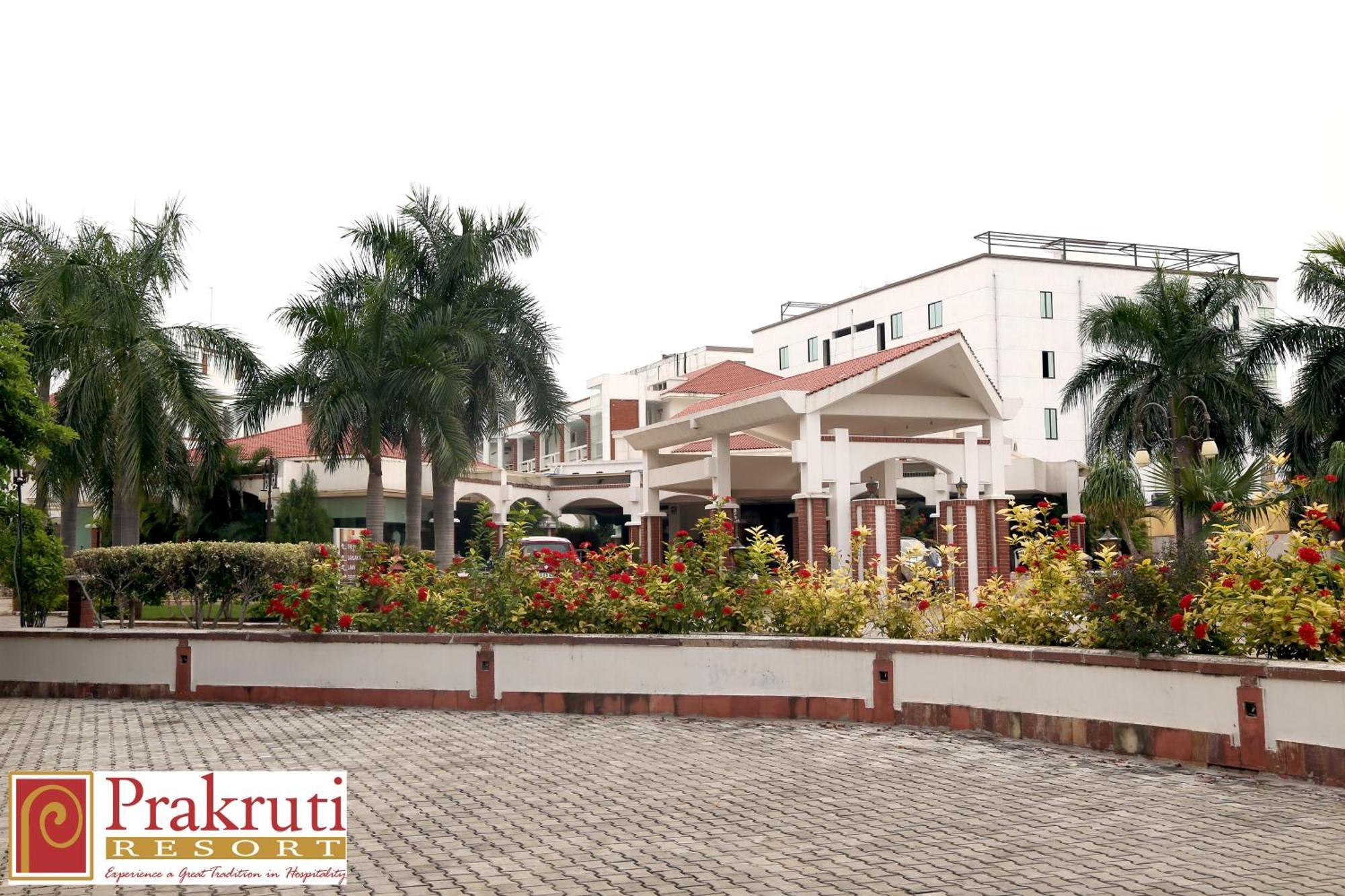 Prakruti Resort Vadodara Esterno foto