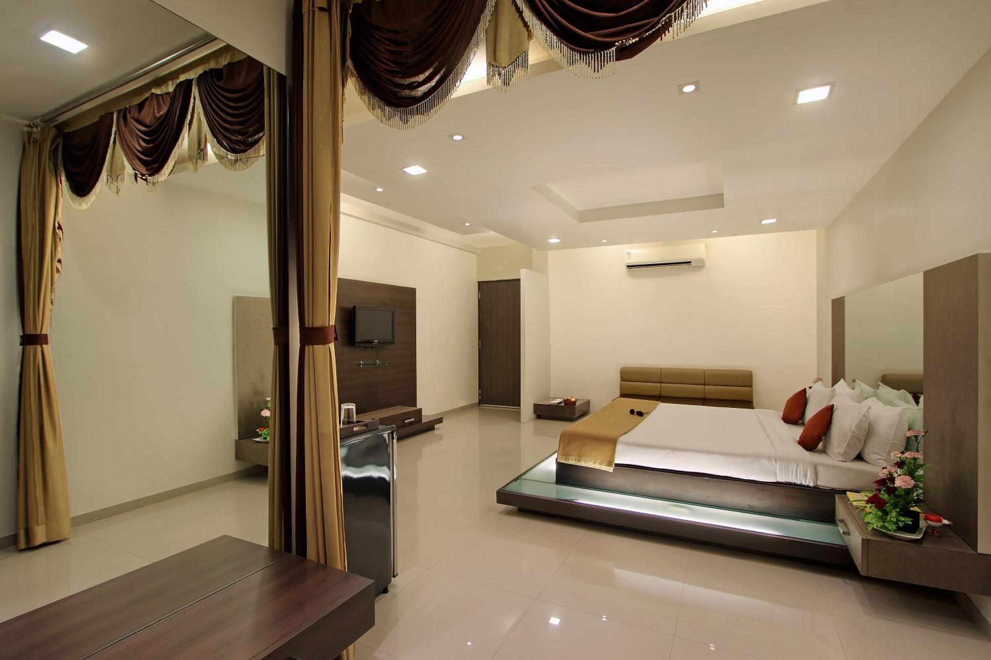 Prakruti Resort Vadodara Esterno foto