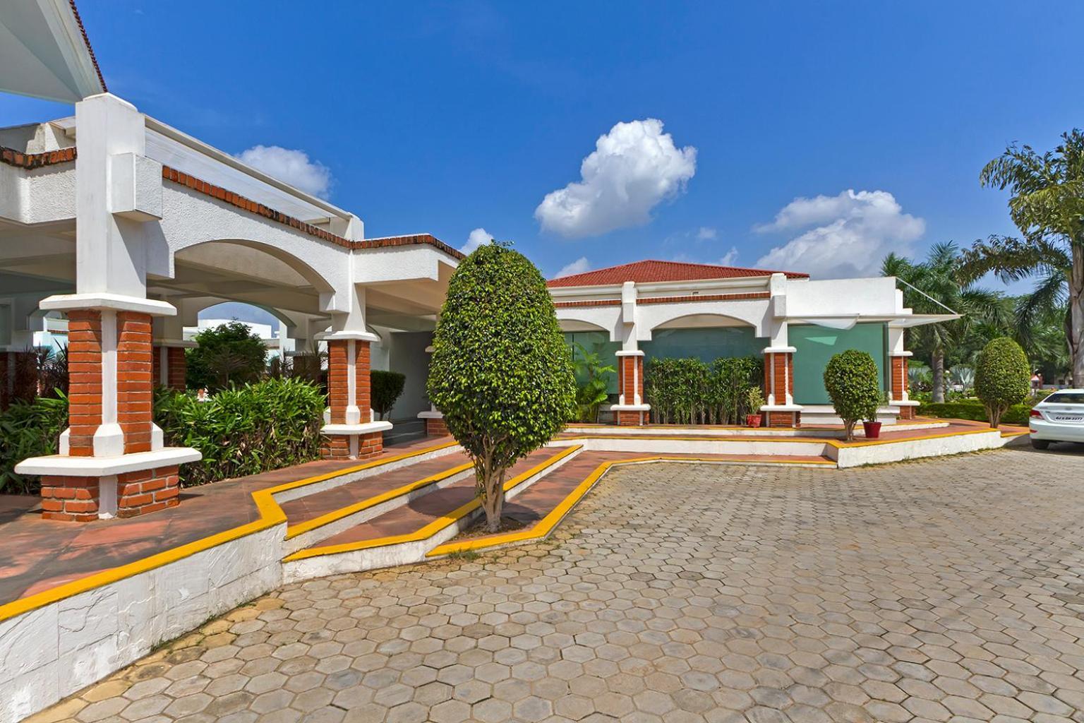 Prakruti Resort Vadodara Esterno foto